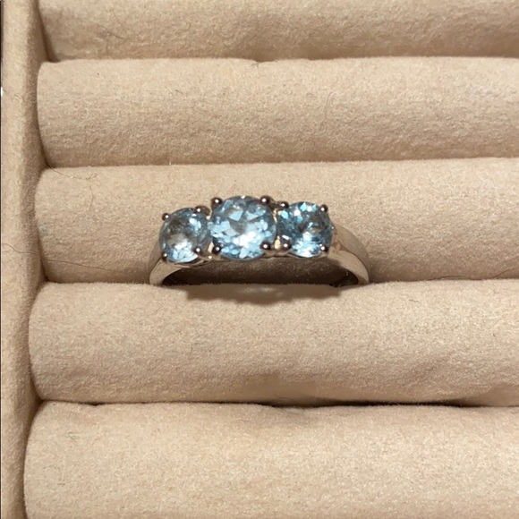 Jewelry - 🦃FINAL SALE PRICE. Genuine Blue Topaz Ring.